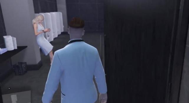 在《GTA5》中不小心闯入厕所会发生什么？名钻赌场真可以