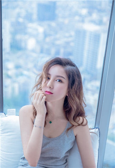 幸福宝草莓榴莲深夜释放自己苹果版